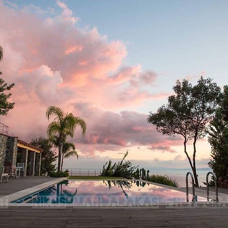 Villa Mos Kalamata Exteriör bild