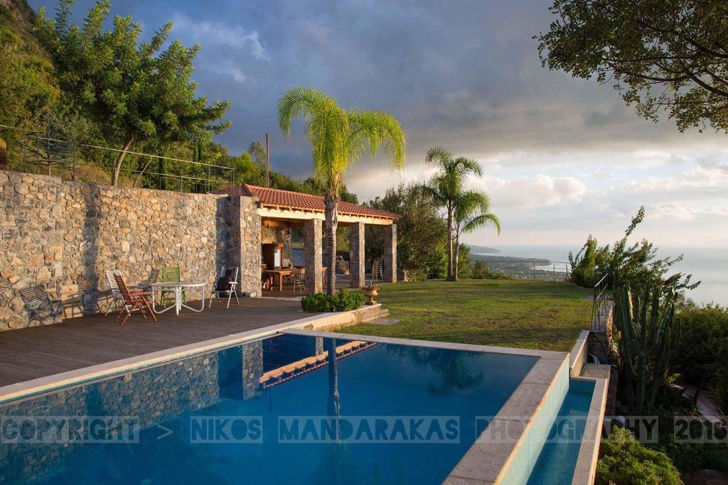 Villa Mos Kalamata Exteriör bild